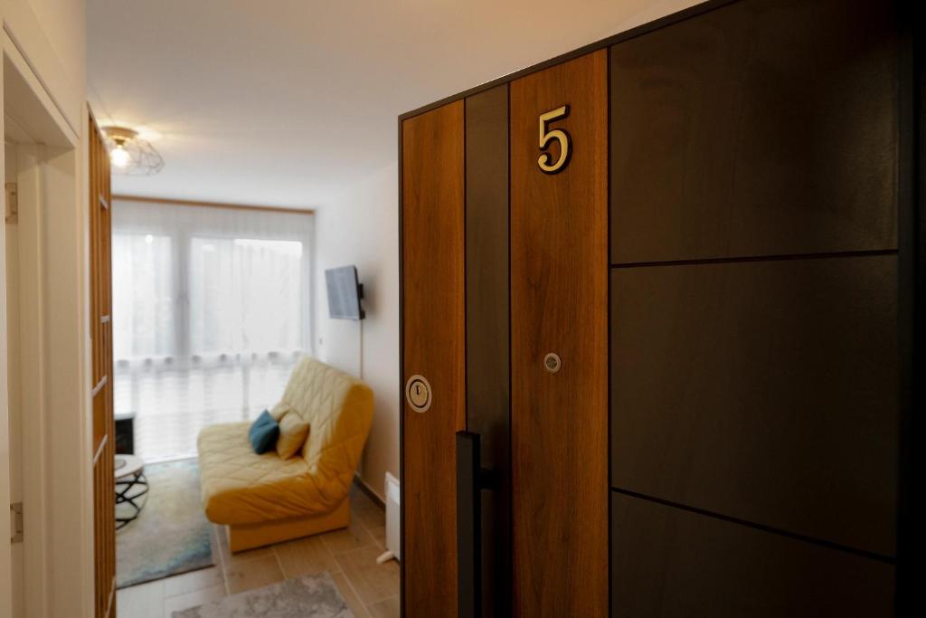 Ruang duduk di Apartman PETICA Divčibare