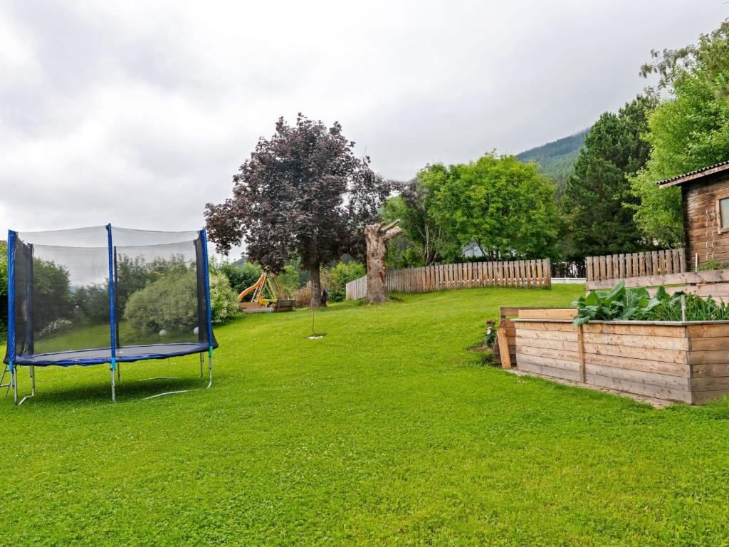 Vonkajšia záhrada v ubytovaní Peaceful Apartment in Sankt Michael im Lungau