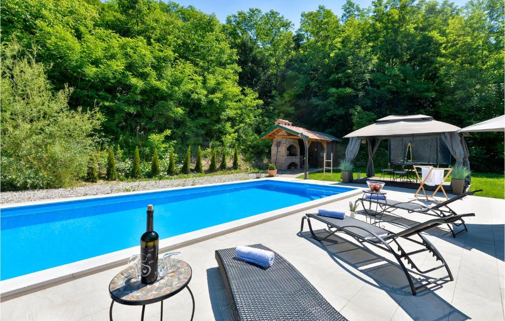 Amazing Home In Krapinske Toplice - Casa De Vacaciones De 2 Dormitorios