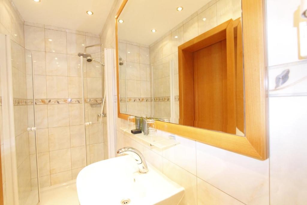 Koupelna v ubytování Hotel Corvinus Vienna - Newly Renovated