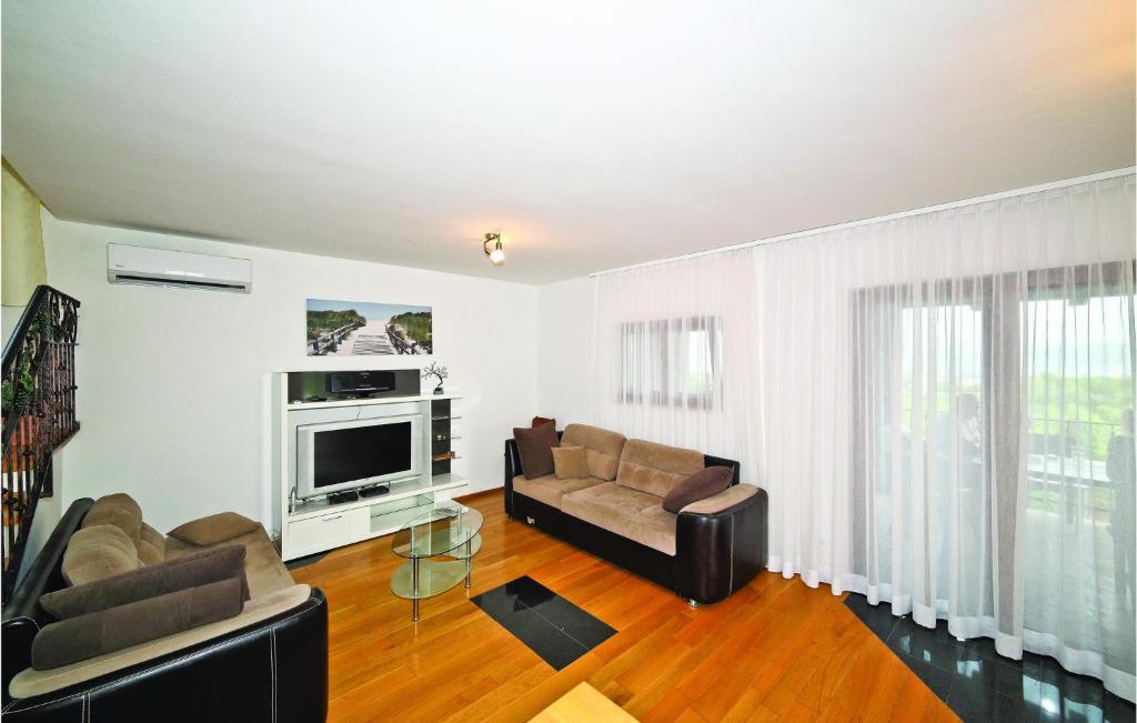 Posedenie v ubytovaní Holiday Home Plano With A Fireplace 08