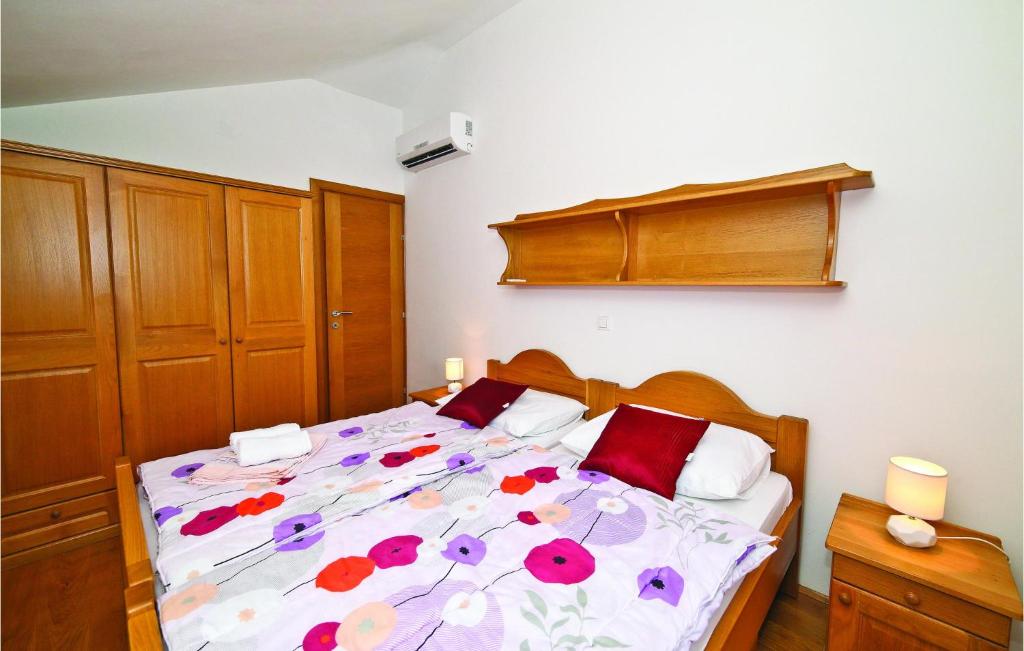 Posteľ alebo postele v izbe v ubytovaní Holiday Home Plano With A Fireplace 08