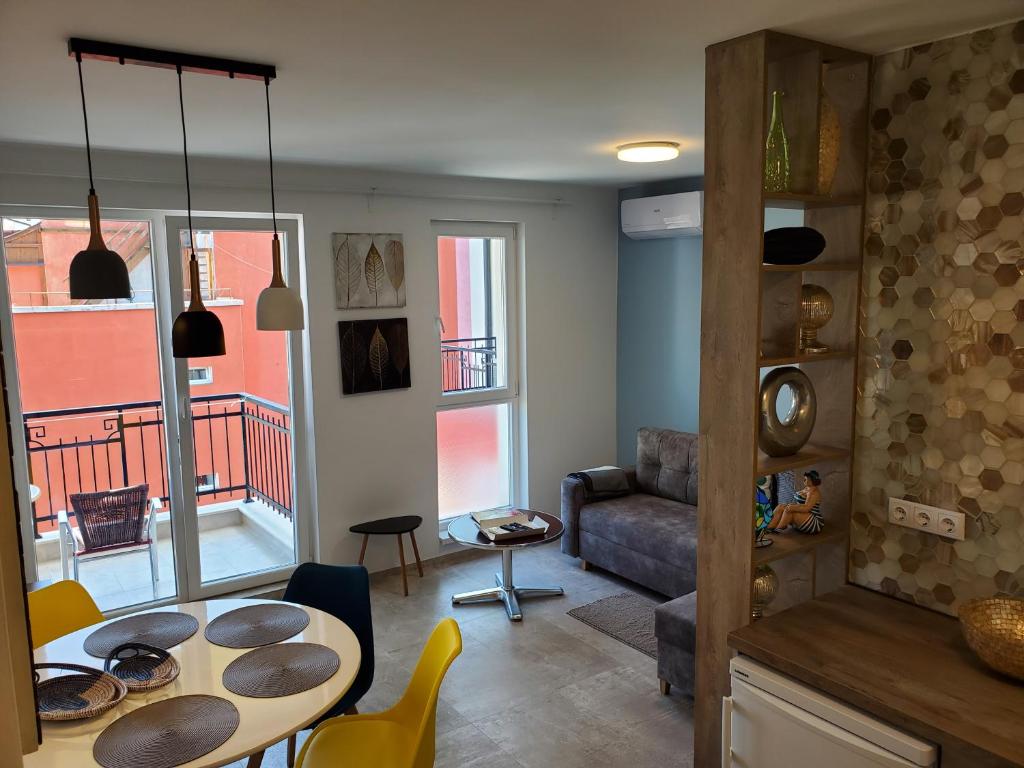 A seating area at Obzor Tatyana Apartments The Wave