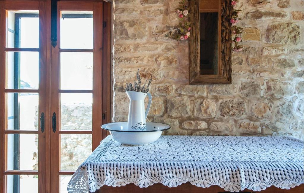 Fotografia z galérie ubytovania Holiday Home With 2 Bedroom v destinácii Postira