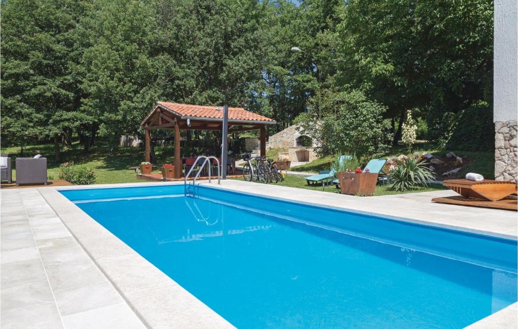 Bazén v ubytování Holiday Home Jakacici Jakacici nebo v jeho okolí