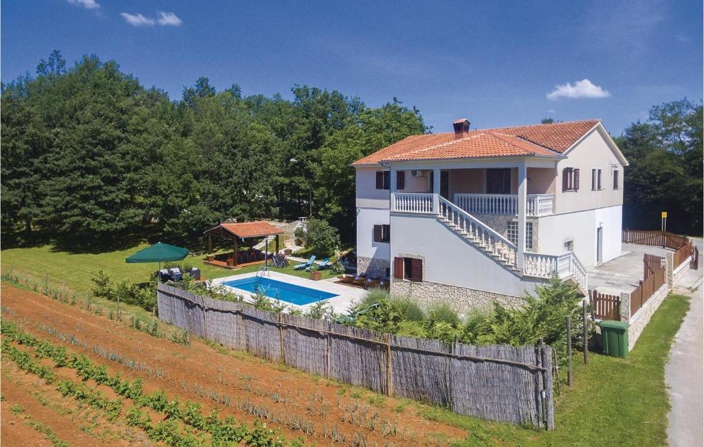Bazén v ubytování Holiday Home Jakacici Jakacici nebo v jeho okolí