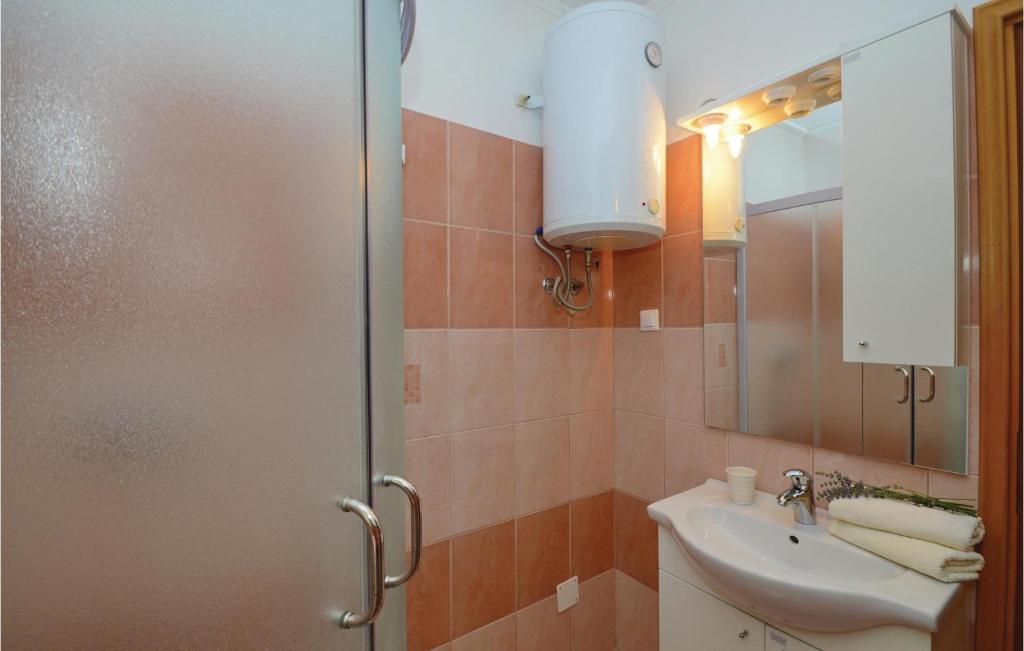 Koupelna v ubytování Holiday Home Jakacici Jakacici