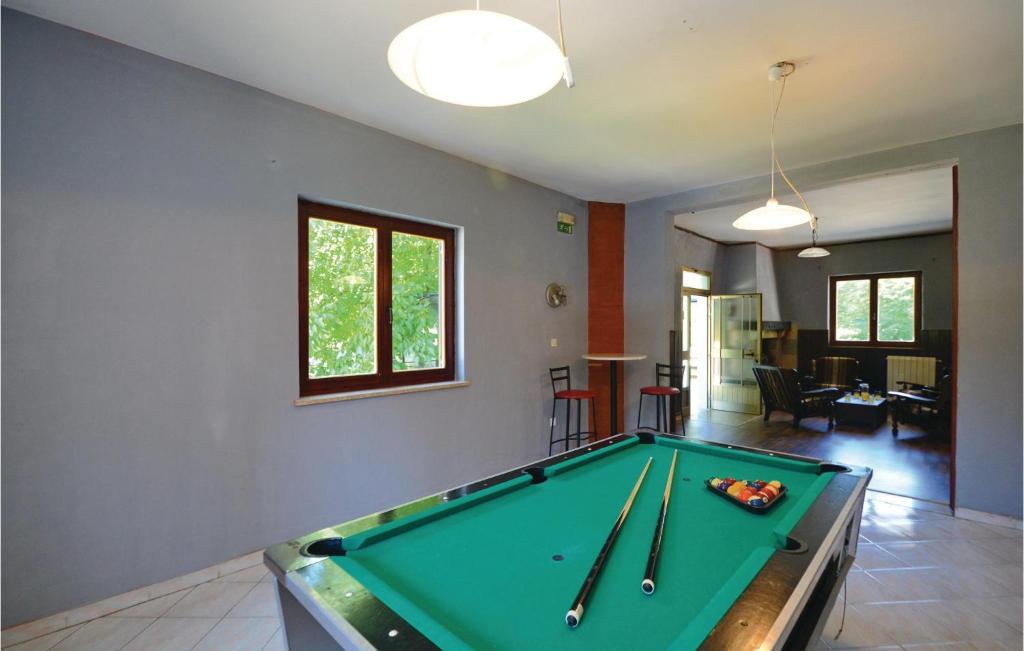 Biliár nebo kulečník v ubytování Holiday Home Jakacici Jakacici