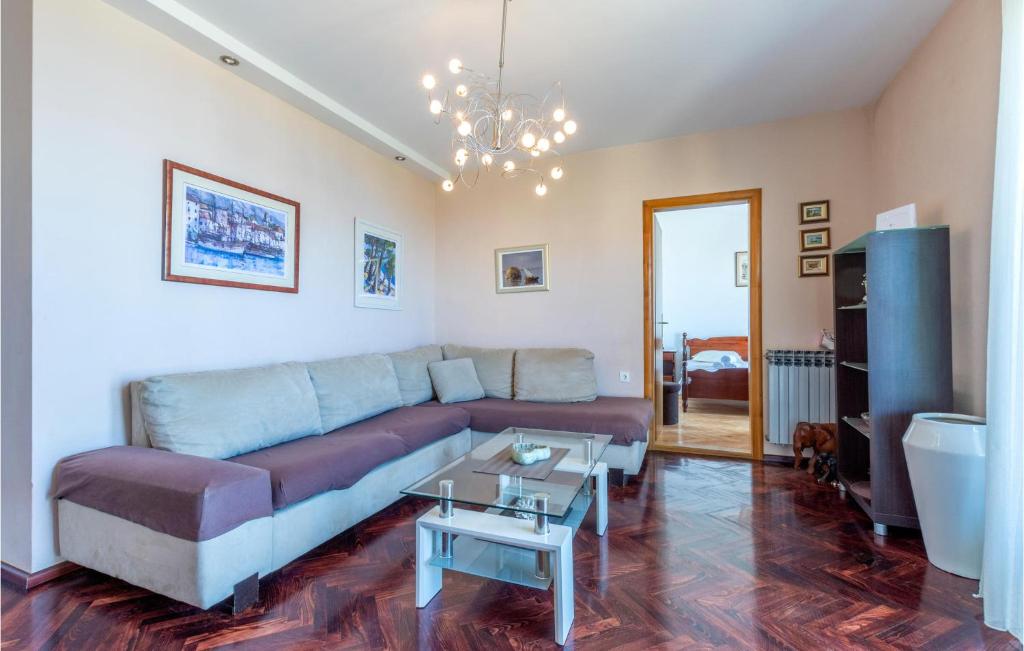 Posezení v ubytování Holiday Home Veliko Brdo-Vrcani Bb Iii
