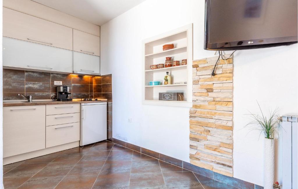 Kuchyň nebo kuchyňský kout v ubytování Holiday Home Veliko Brdo-Vrcani Bb Iii