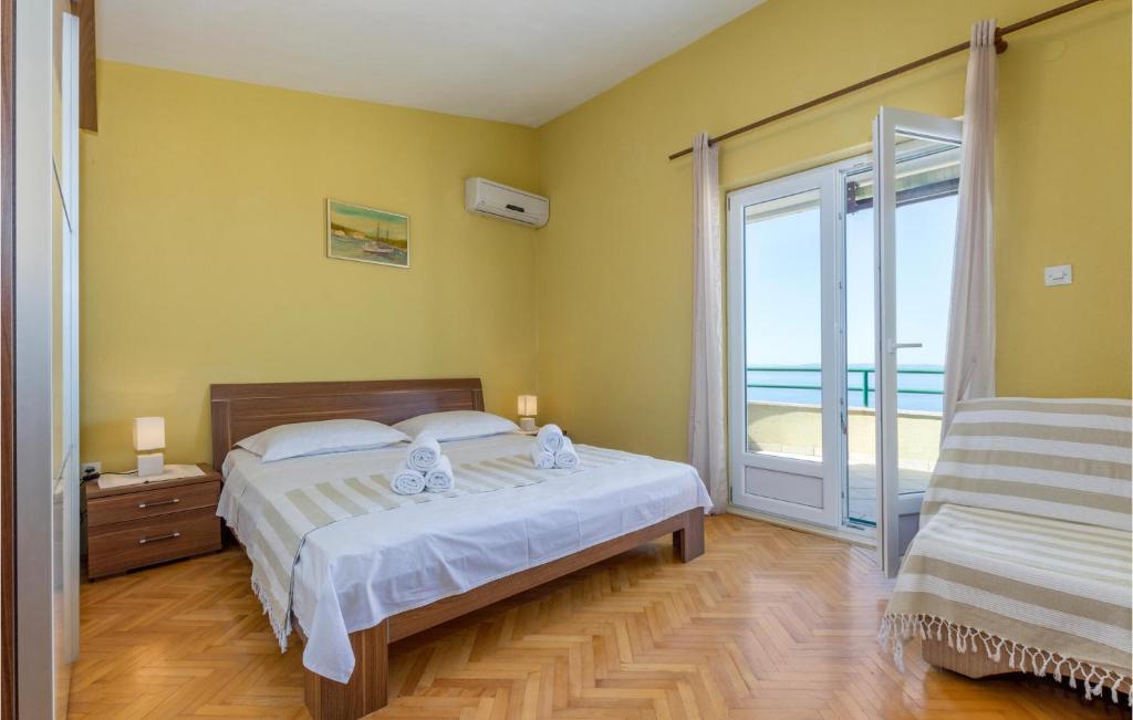 Postel nebo postele na pokoji v ubytování Holiday Home Veliko Brdo-Vrcani Bb Iii