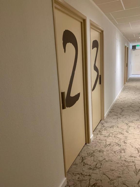 Contact Hôtel des États-Unis - Resim 16