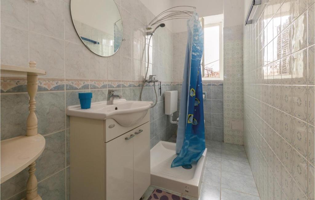 Nice Apartment In Lovrecica With Wifi