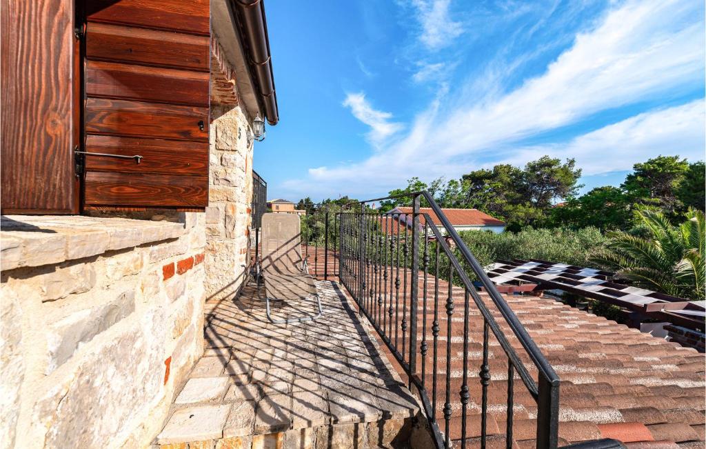 Balkon lub taras w obiekcie Five-Bedroom Holiday Home In Vir