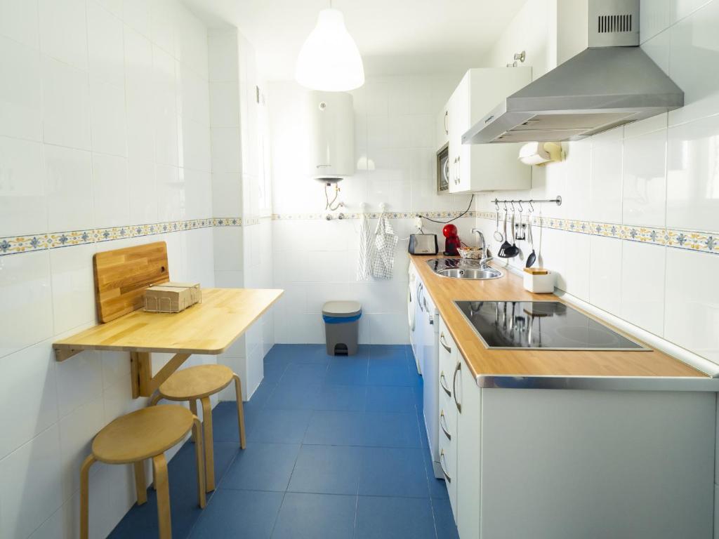 A kitchen or kitchenette at Cubo's La Terraza del Mar