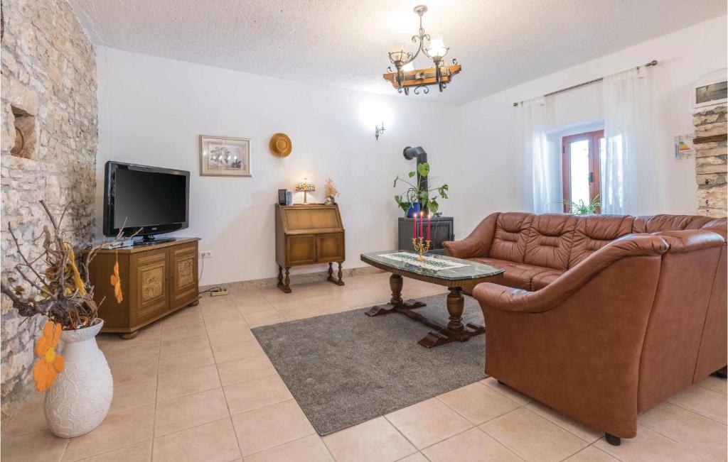 Fotografie z fotogalerie ubytování 5 Bedroom Lovely Home In Kuzinici v destinaci Divšići