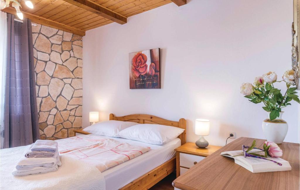Fotografie z fotogalerie ubytování 5 Bedroom Lovely Home In Kuzinici v destinaci Divšići