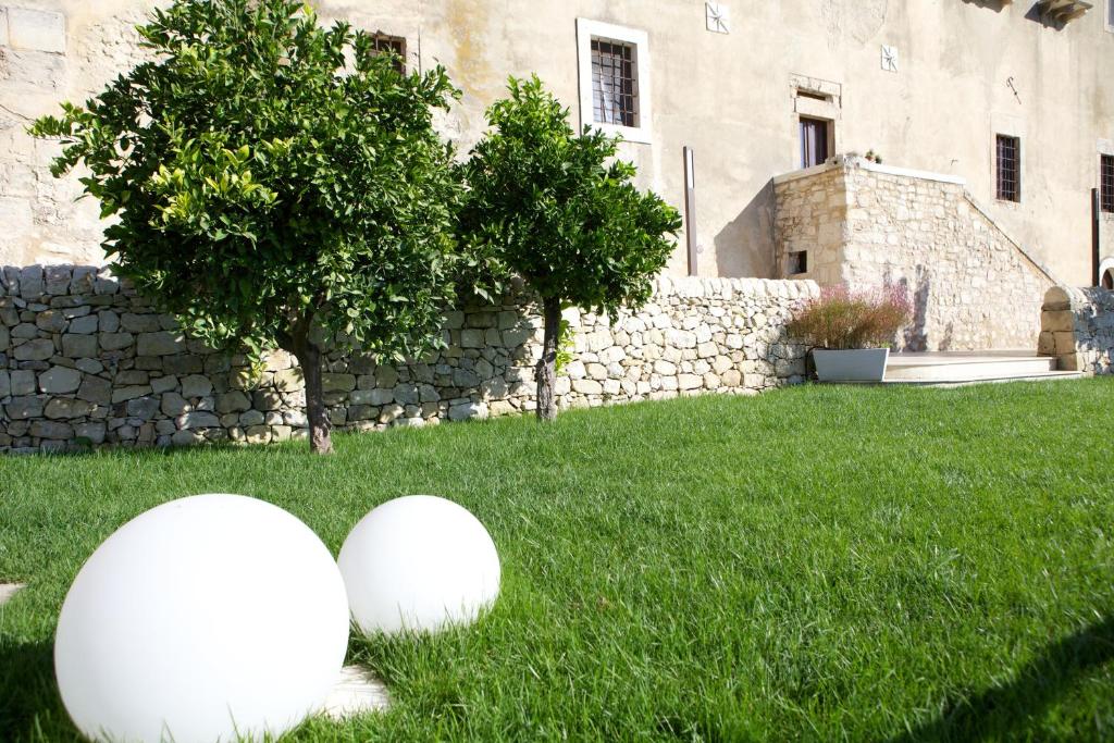 A garden outside Antico Convento Dei Cappuccini