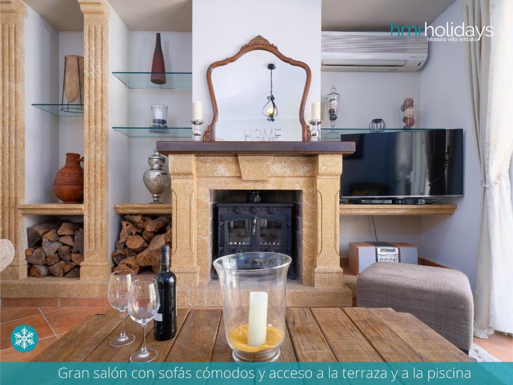 TV a/nebo společenská místnost v ubytování Villa Bella by HMR Holidays