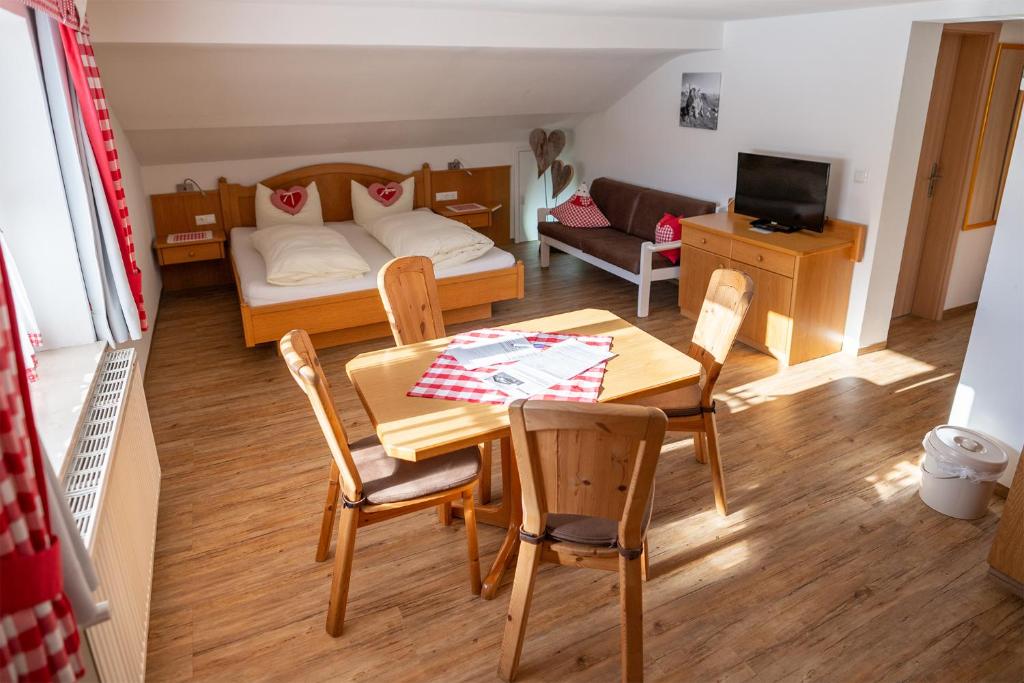 Postel nebo postele na pokoji v ubytování Haus Kranzusch
