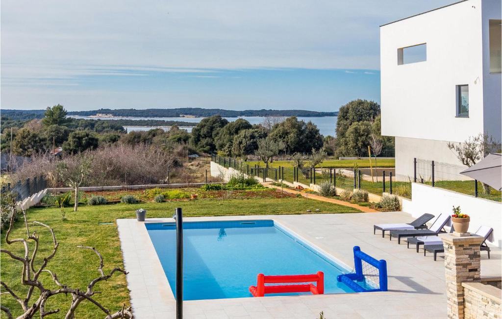 Nice Apartment In Pula With House Sea View