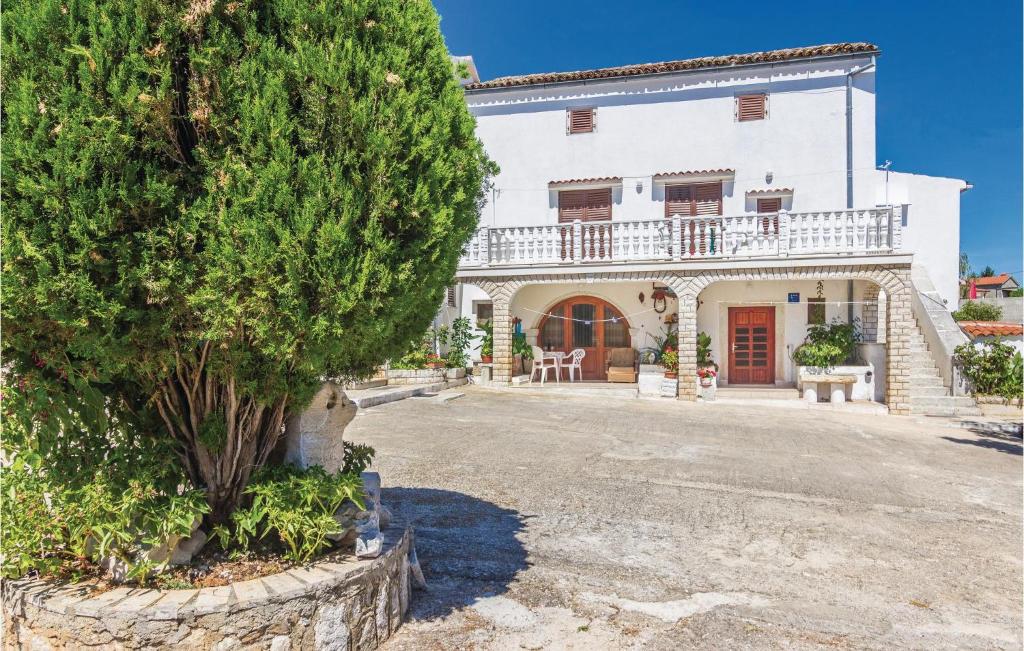 Two-Bedroom Apartment In Porec