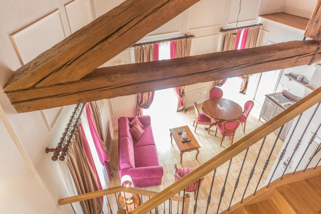 Lady Capulet Apartments - 6