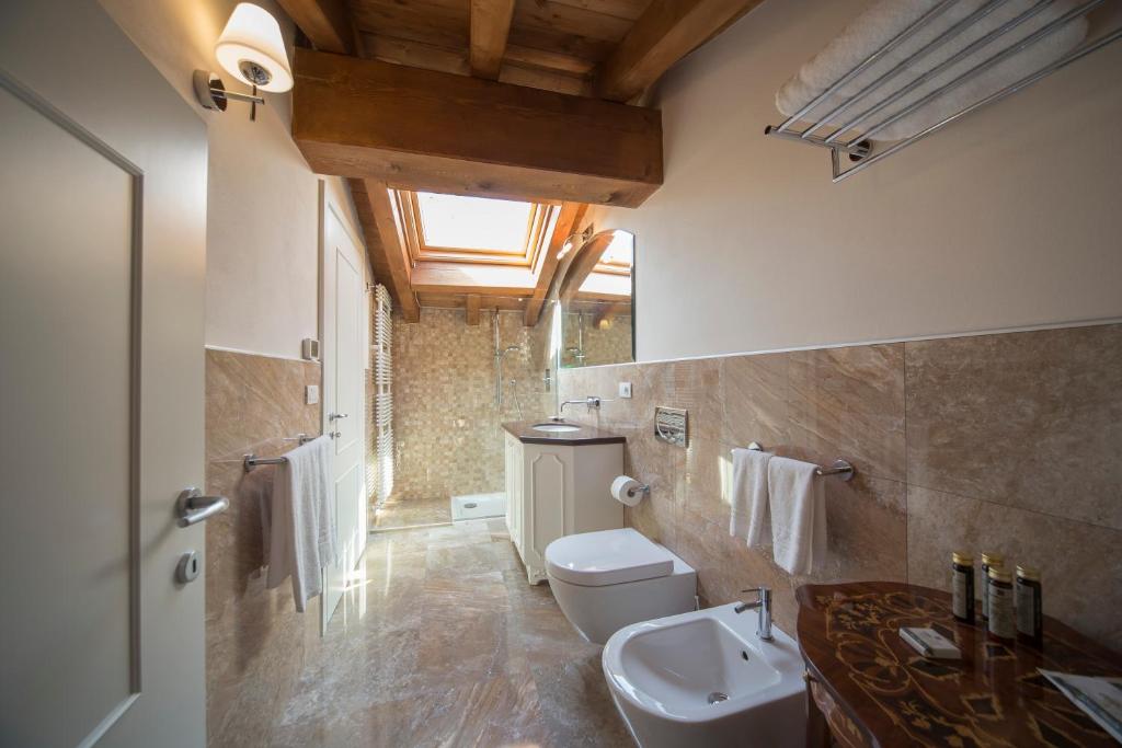 Lady Capulet Apartments - 4