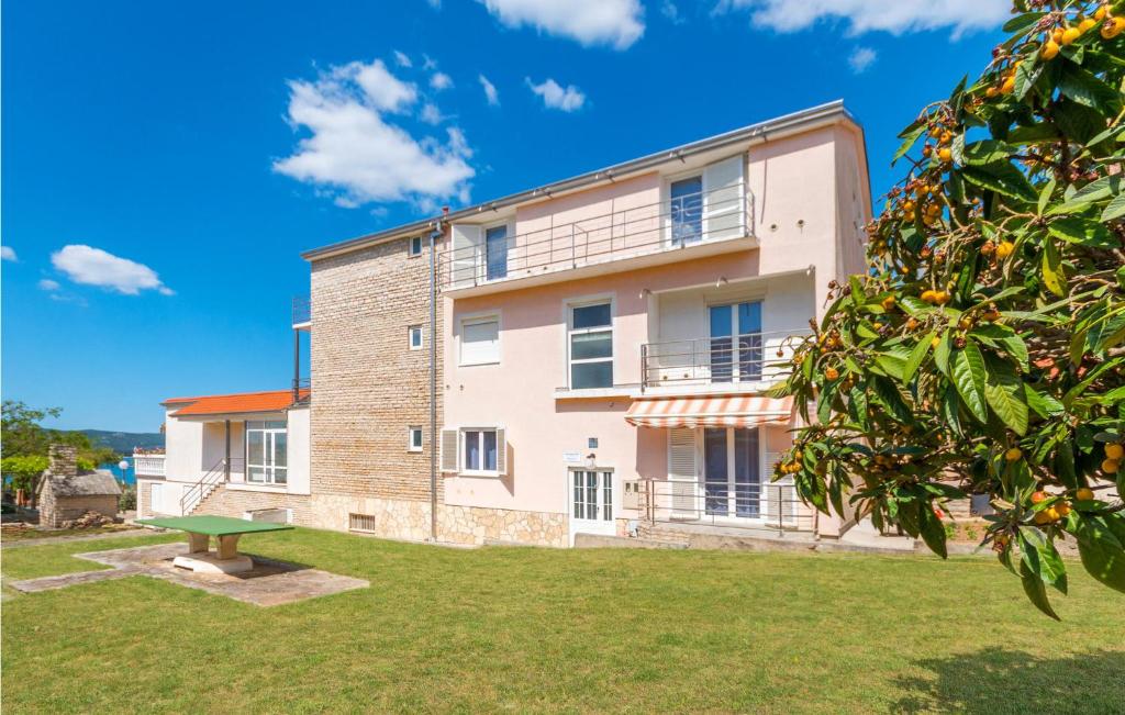 Nice Apartment In Sveti Filip I Jakov