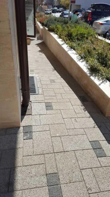 New Stylish 2 Bedroom Apartment Close to Center