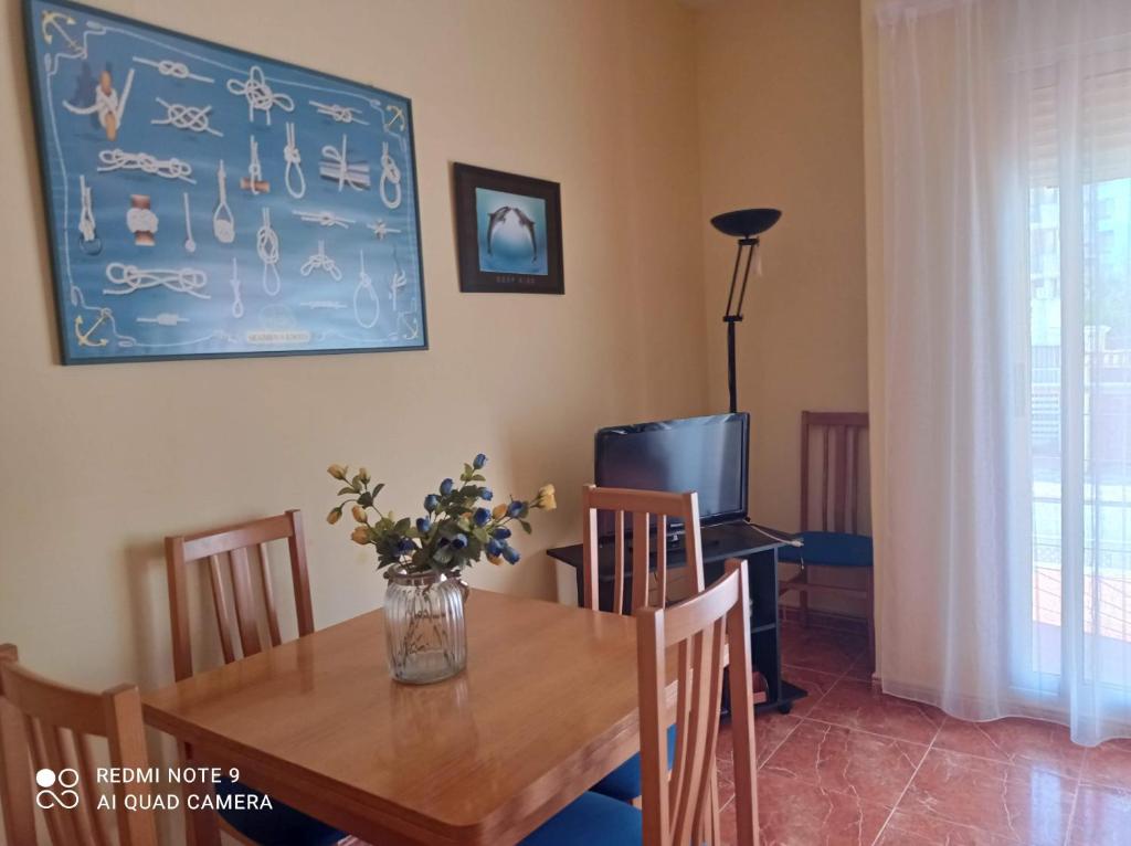 Fotografie z fotogalerie ubytování Avda La Mota 10 Solo Familias Serviplaya v destinaci Casas Las Basas