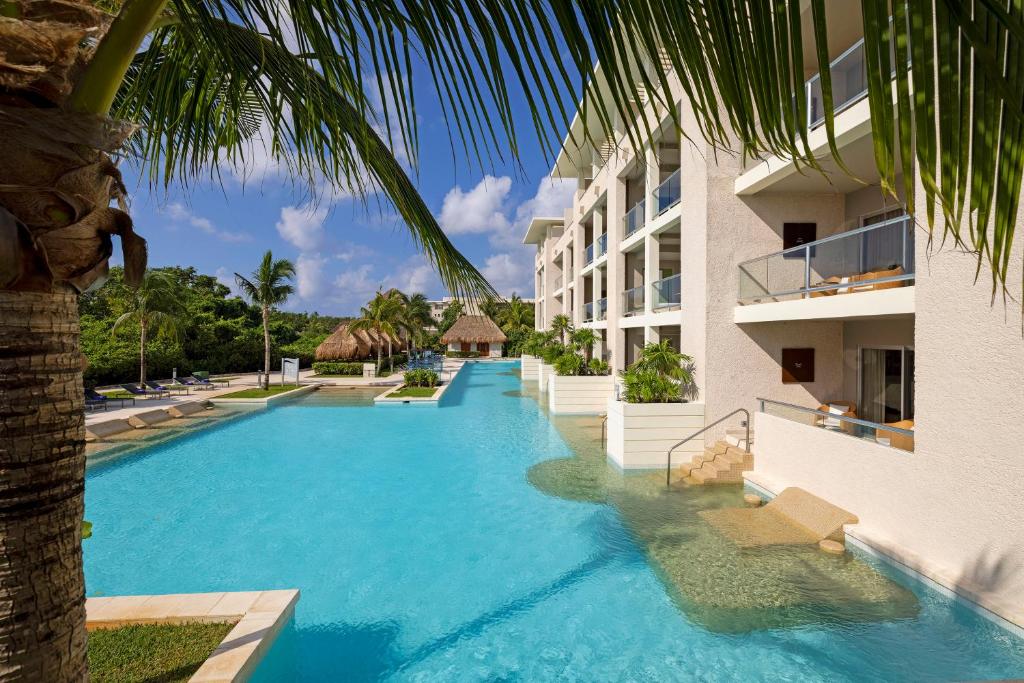 Bazén v ubytování Paradisus La Perla - Adults Only - Riviera Maya - All Inclusive nebo v jeho okolí