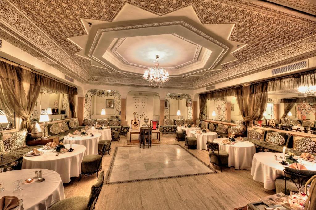 Restaurace v ubytování Kennedy Hospitality Resort
