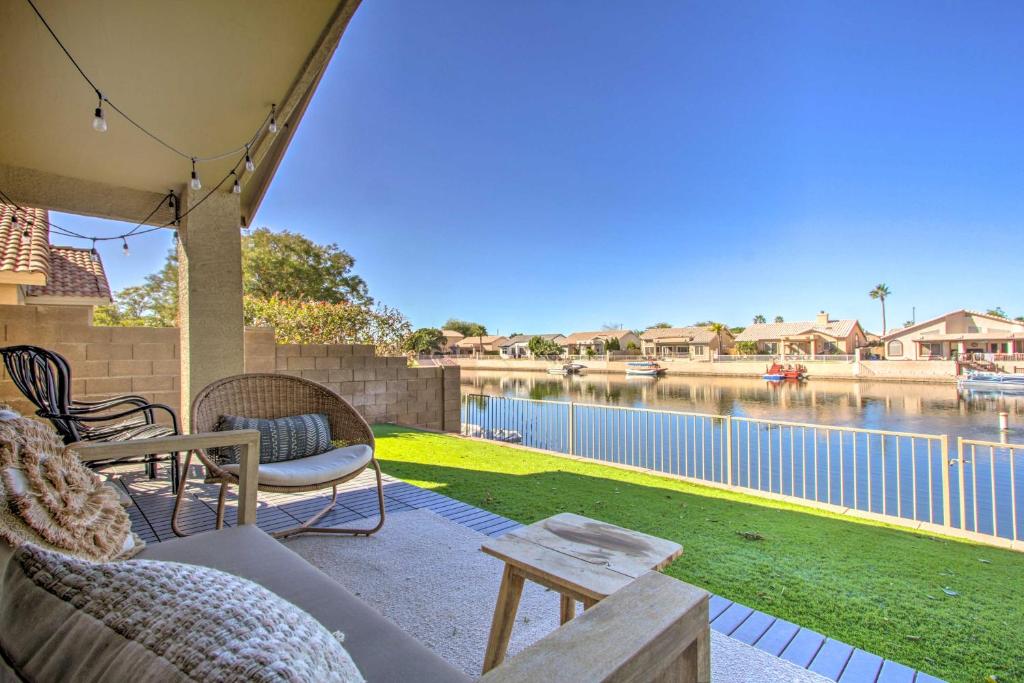 Glendale Lakefront Home with Patio and Gas Grill!, Peoria Updated