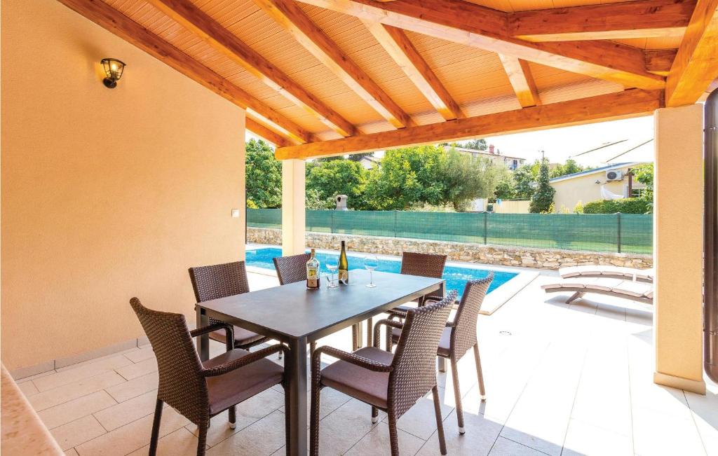 Część wypoczynkowa w obiekcie Holiday Home Medulin Ii