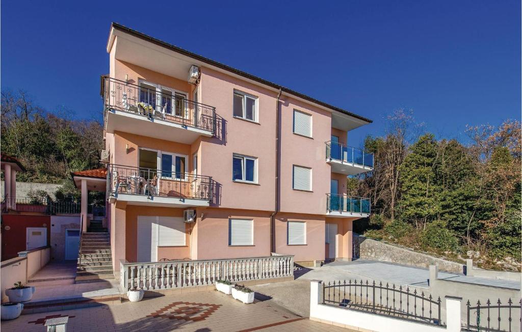 1 Bedroom Nice Apartment In Volosko