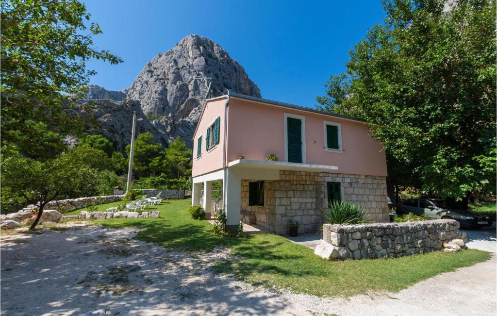 One-Bedroom Apartment In Omis