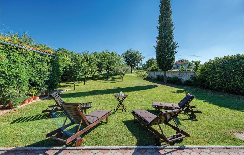Zahrada ubytování Holiday Home Hrboki V