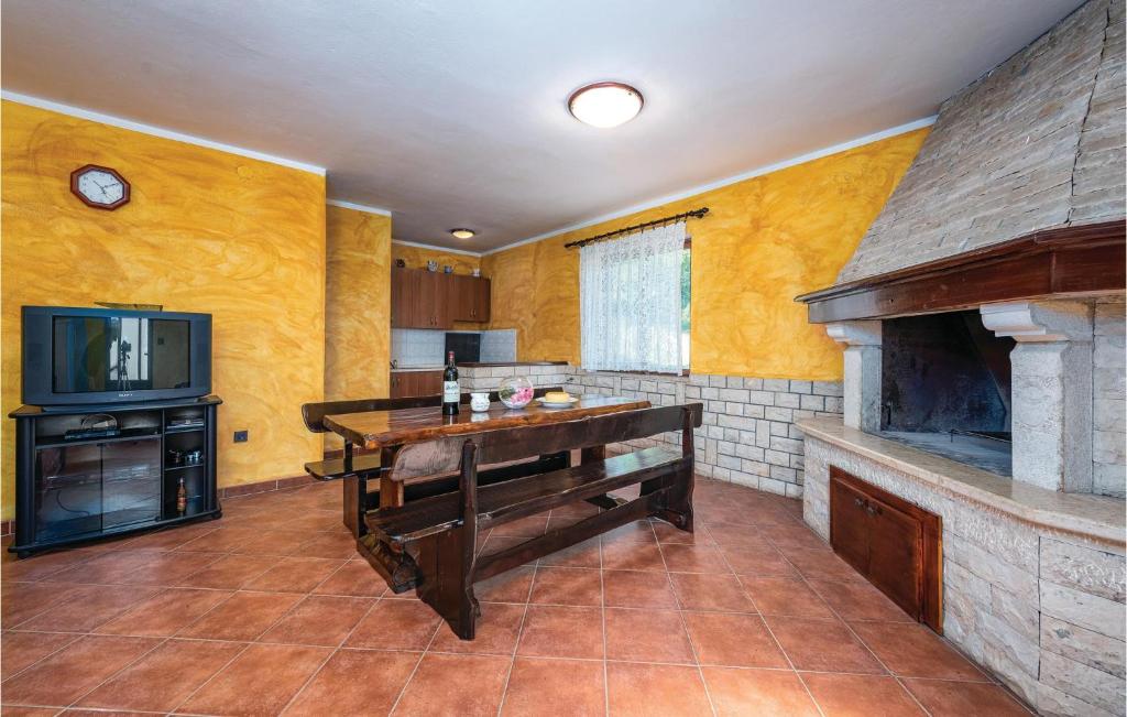 Kuchyň nebo kuchyňský kout v ubytování Holiday Home Hrboki V
