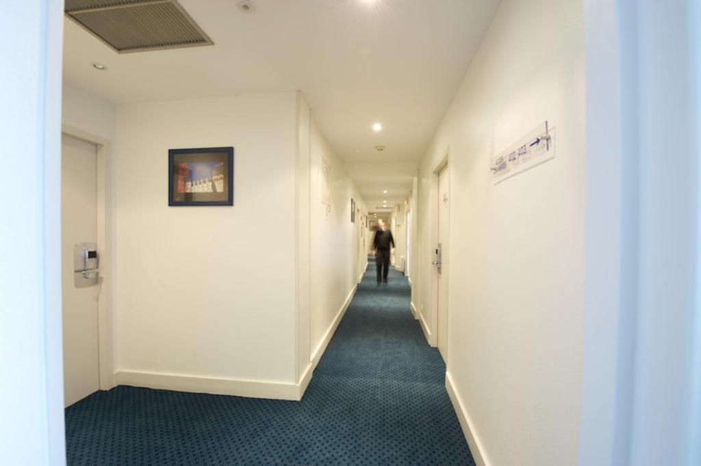 Hotel Le Bourbon Pau Centre - Camera Tripla