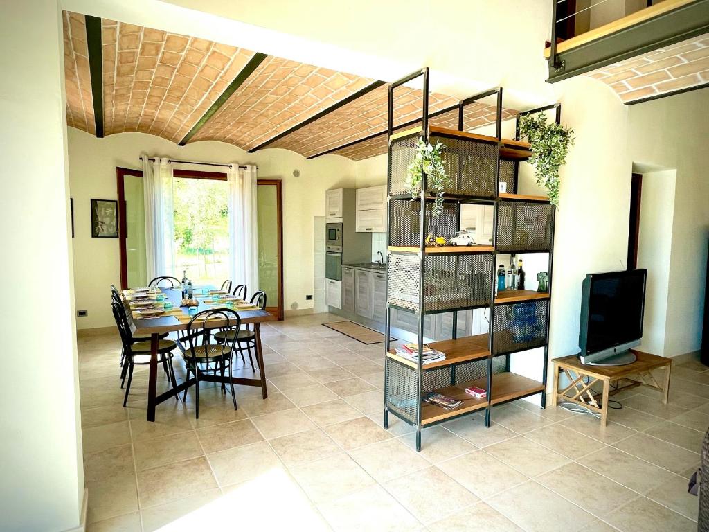 Kuchyň nebo kuchyňský kout v ubytování PODERE GRETANO casetta in maremma
