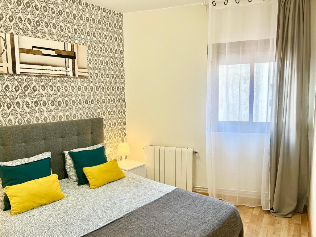 Posteľ alebo postele v izbe v ubytovaní Comfortable renovated flat, WiFi!