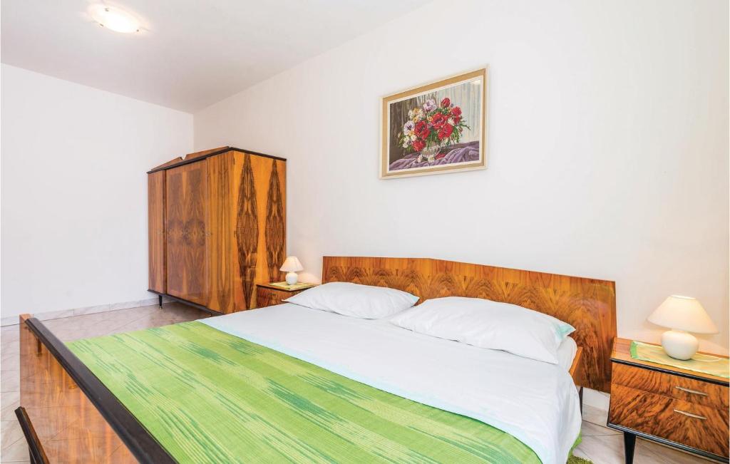 Łóżko lub łóżka w pokoju w obiekcie 2 Bedroom Gorgeous Apartment In Matulji