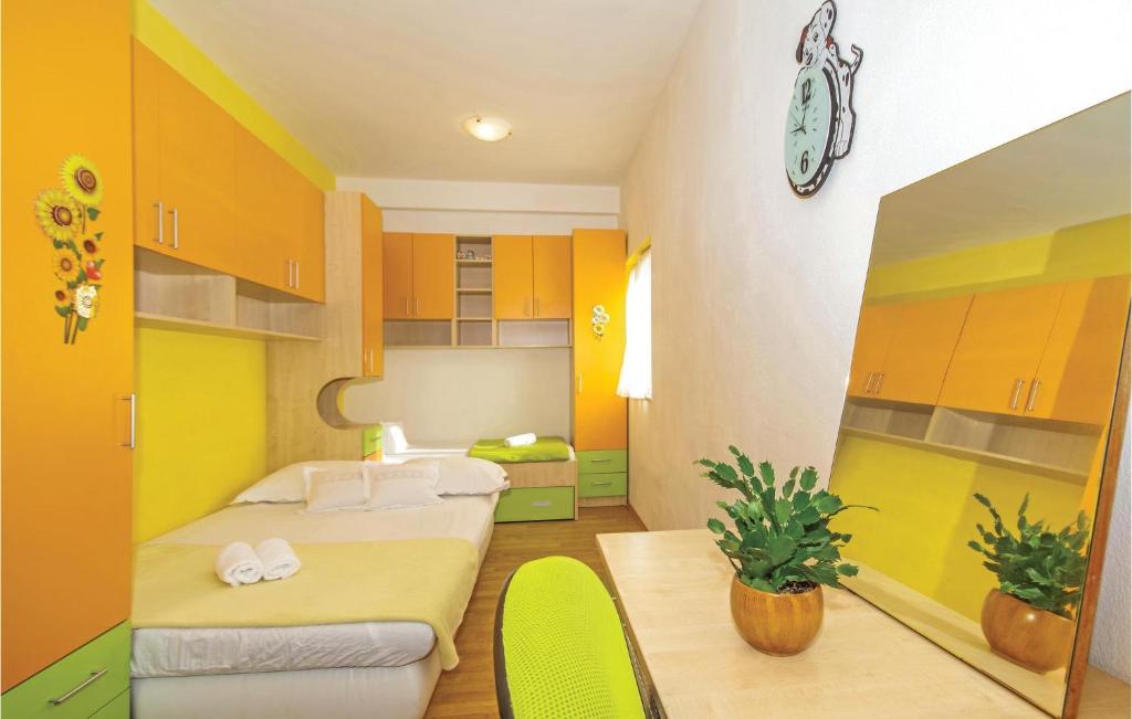 Fotografie z fotogalerie ubytování 2 Bedroom Cozy Apartment In Makarska v destinaci Makarska
