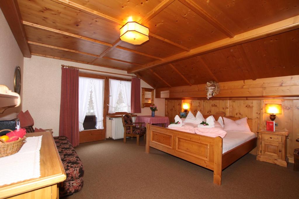 Postel nebo postele na pokoji v ubytování Gasthof zur Mühle