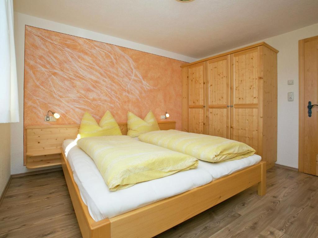 Posteľ alebo postele v izbe v ubytovaní Chalet with hot tub