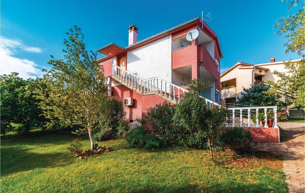 Zahrada ubytování Holiday Home Pomer Pomer