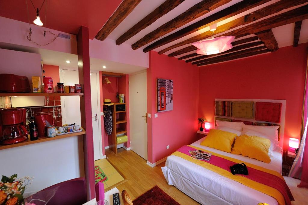 Les Patios du Marais 1 - Studio Apartment E4GD Pink Fashion
