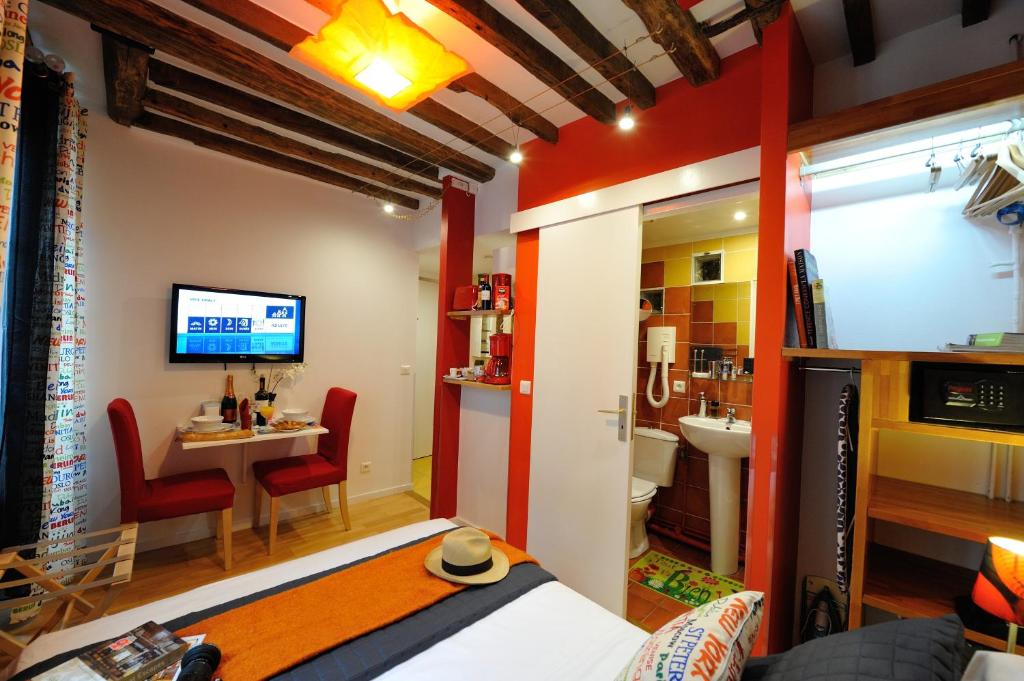 Les Patios du Marais 1 - Studio Apartment E3GG Travel The World