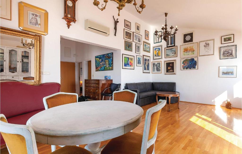 Posedenie v ubytovaní Holiday Home Balica Rat Bb Iii